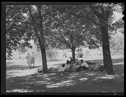 Farm families living at the FSA (Farm Security Administration) migratory farm labor camp mobile unit picnic on Sunday. Athena, Oregon