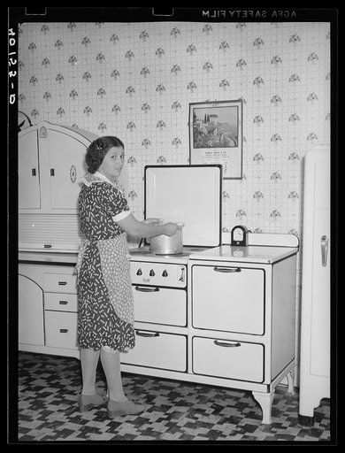 Lititz (vicinity), Lancaster County, Pennsylvania. Mrs. Paul Minnich in her kitchen on the farm of her father-in-law C.F. Minnich