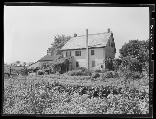 Lancaster County, Pennsylvania. View of Enos Royer's farm with home garden in the foreground