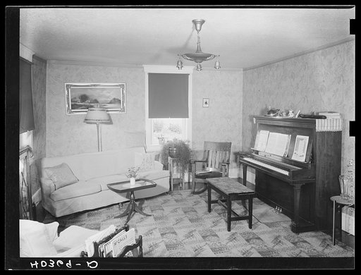 Lancaster County, Pennsylvania. The living room at the farm of Enos Royer