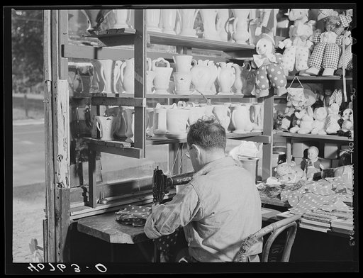 Souvenir stand along U.S. Highway No. 1. Washington, D.C.