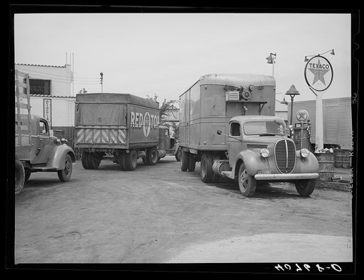 Truckers' service station. New York Avenue, along U.S. Highway No. 1, Washington, D.C.