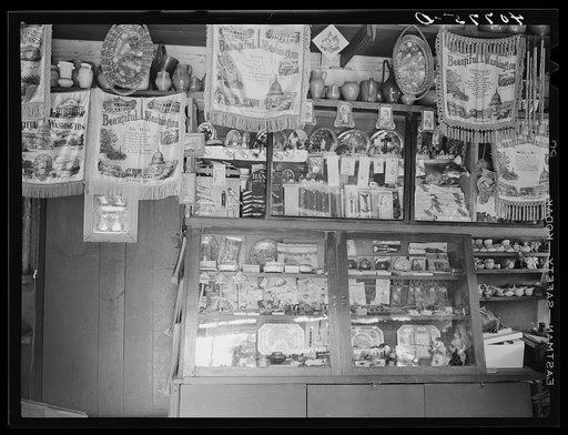 Untitled photo, possibly related to: Souvenir stand on U.S. Highway No. 1 near Berwyn, Maryland