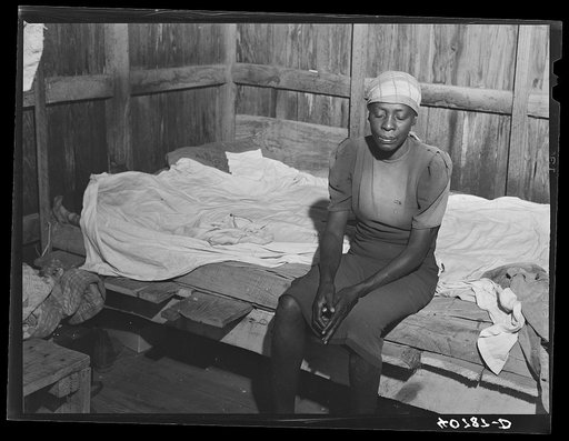 Living quarters for group of Florida migrants at Belcross, North Carolina