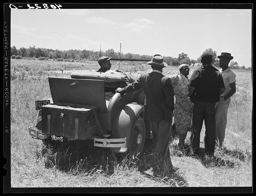 Group of Florida migrants preparing to leave Old Trap, North Carolina
