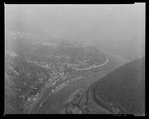 View of Mauch Chunk from Flagstaff Park. On the left are lower and upper Mauch Chunk and extreme left East Mauch Chunk. On the right bank of the river is the Central Railroad of New Jersey and on the left is the Lehigh Valley Railroad. Pennsylvania