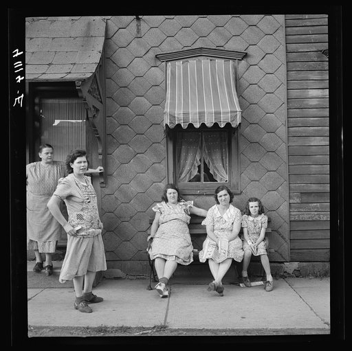 Women in Upper Mauch Chunk, Pennsylvania