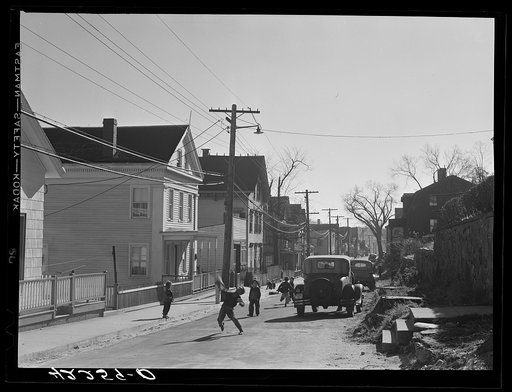 Untitled photo, possibly related to: Children playing on High Street. Norwich, Connecticut