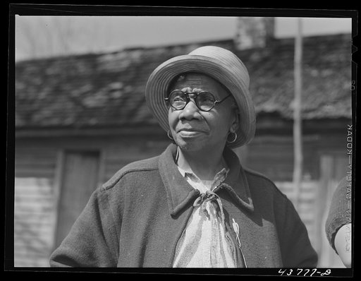 Negro woman still living in the Hinesville Army camp area who has not yet found a place to move. Near Hinesville, Georgia