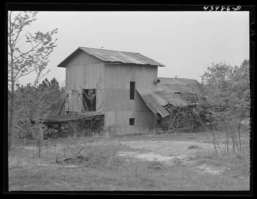Abandoned cotton gin in Heard County, Georgia