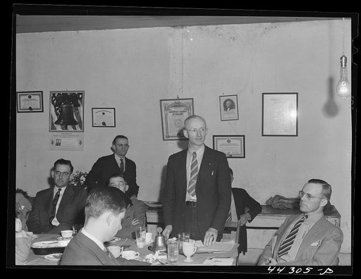 Mr. H. H. Chapman speading at a meeting of the Lions Club in Greensboro. Greene County, Georgia