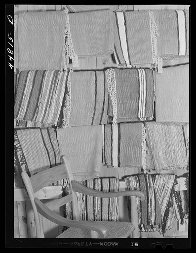 A display at the Virginia crafts co-op on U. S. Highway No. 1, twenty miles north of Fredericksburg, Virginia