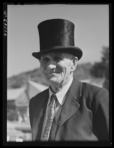 Mrs. C.I. Durkee of Tunbridge, Vermont, dressed in old-fashioned costume for the World's Fair of Tunbridge