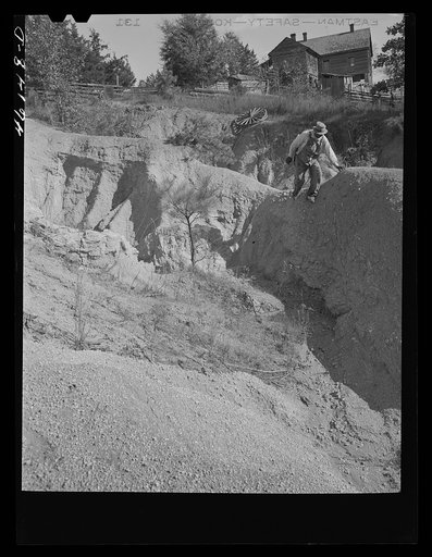 Greene County, Georgia. Severe gully erosion on a farm in northwestern