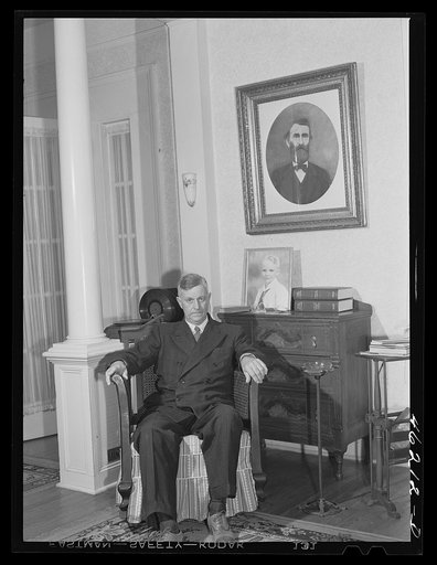 Siloam, Greene County, Georgia. Dr. W.T. Lewis, one of the doctors in the town