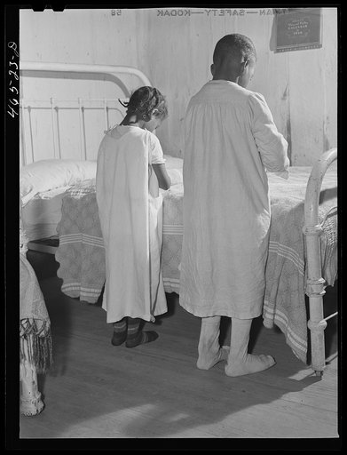 Boyd Jones and his young sister saying their prayers, Greene County, Georgia