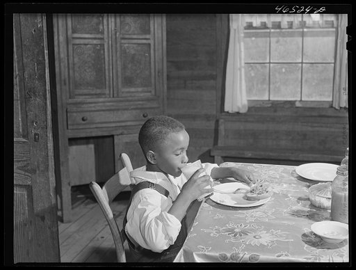 Boyd Jones eating his breakfast, Greene County, Georgia