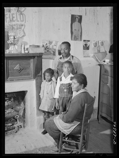 Untitled photo, possibly related to: Boyd Jones with his family, Greene County, Georgia