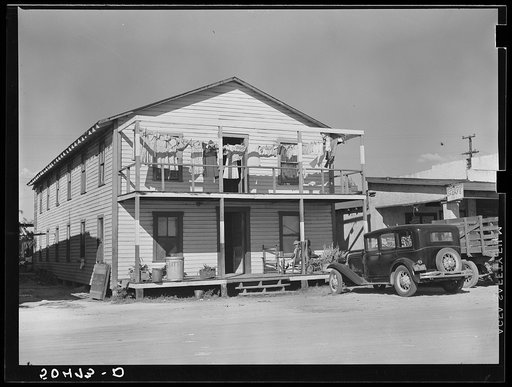 Negro rooming house. Belle Glade, Florida