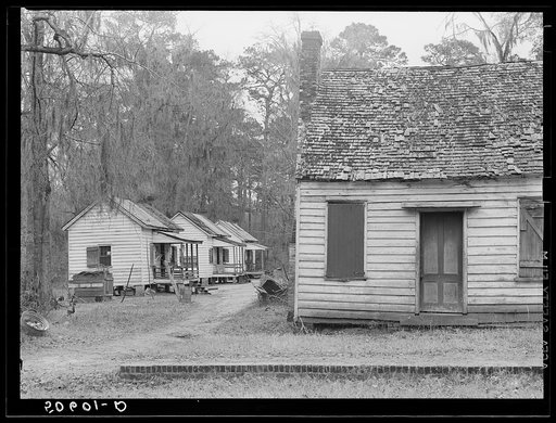 Untitled photo, possibly related to: Servant quarters, Summerville, South Carolina, in rear of home