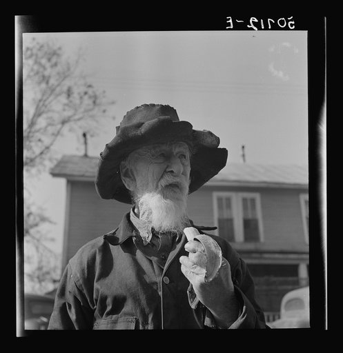 Old man near Wadesboro, North Carolina