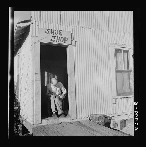 Old cobbler. Moore Haven, Florida