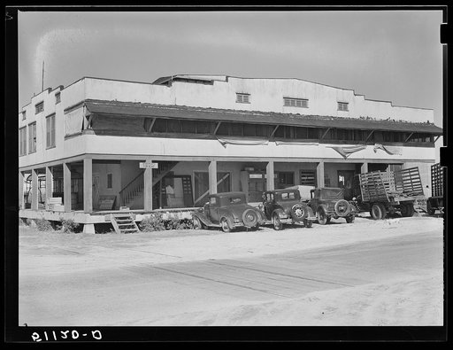 Untitled photo, possibly related to: Migrant vegetable pickers and packinghouse workers living quarters near Clewiston, Florida