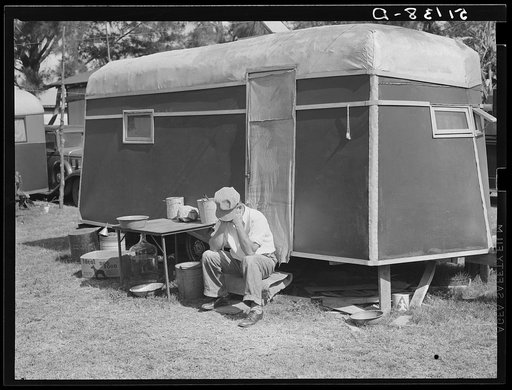 Migrant packinghouse workers' camp. If there is a frost (freeze-out) or drought, they may have to wait six or eight weeks for work in the next crop. The amount of work depends on quantity of produce available. If many truckloads come in, they may work all night. Otherwise only an hour or two. Belle 