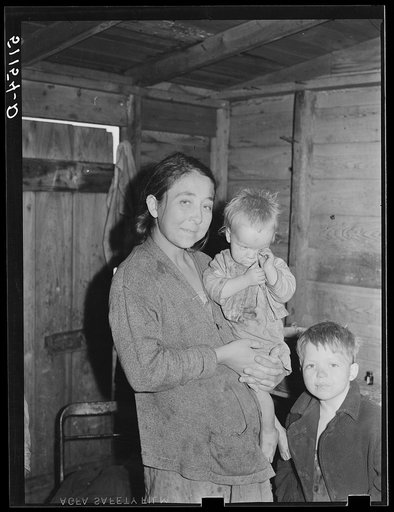 Migrant packinghouse worker's family. Belle Glade, Florida