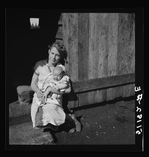 Migrant laborer's family. Belle Glade, Florida
