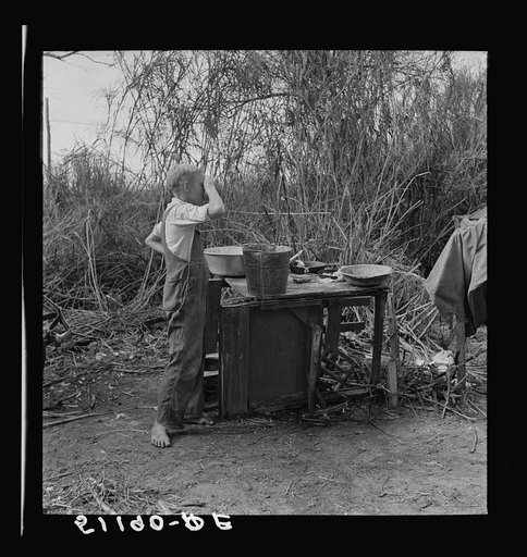 Migrant laborers' camp near Canal Point, Florida