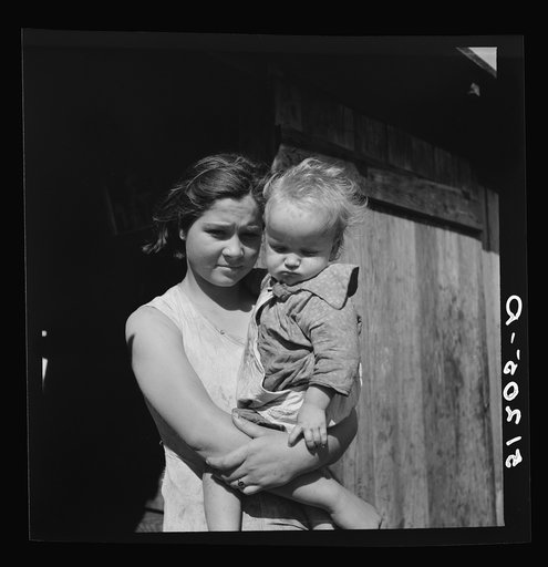 Untitled photo, possibly related to: Migrant laborer's family near Belle Glade, Florida (see 51187-E)