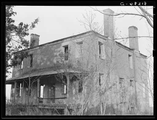 Abandoned plantation house. Greene County, Georgia