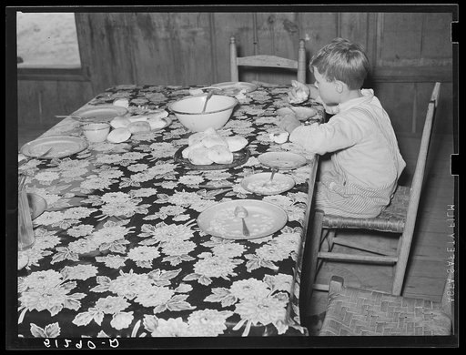 Unbalanced diet, new rehabilitation family. Coffee County, Alabama. Beans and biscuits