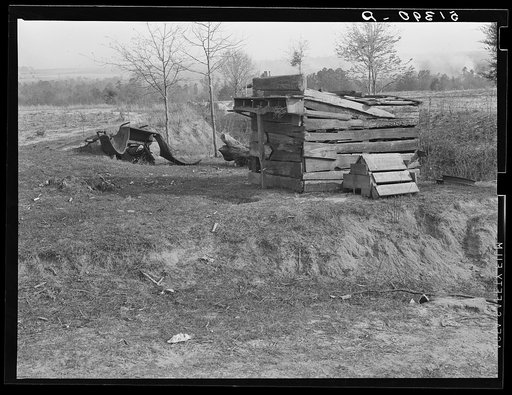 The usual old chicken house of Lewis family, R.R. (Rural Rehabilitation). Coffee County, Alabama