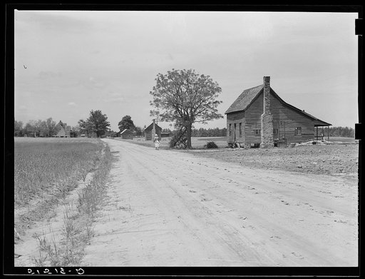 Part of old plantation showing tenant houses in foreground. Between Greensboro and Athens, Georgia