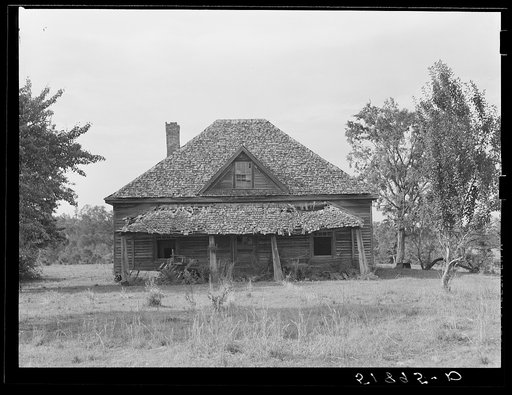 Abandoned home. Greene County, Georgia