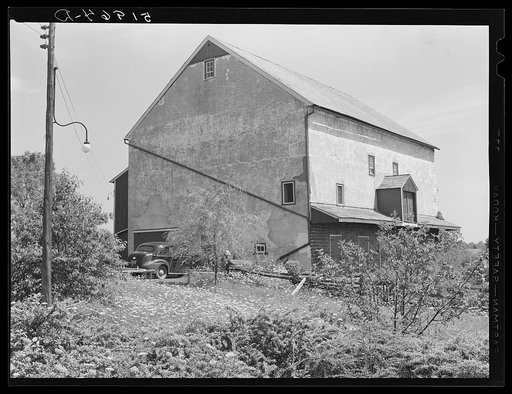 Barn on rich farmland in Bucks County, Pennsylvania