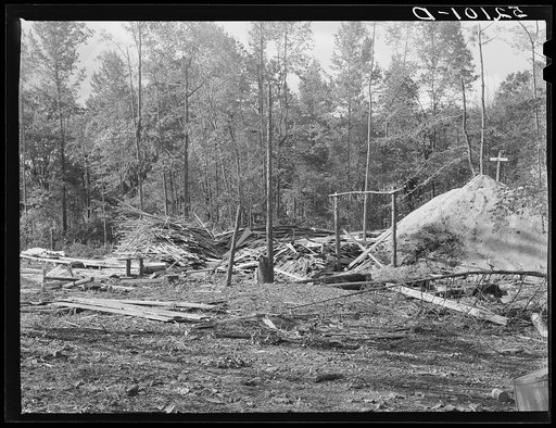 Small abandoned sawmill, between Antioch Church and Highway 54. Southern part of Orange County, North Carolina. See general notes on subregion, Sept. 27, 1939