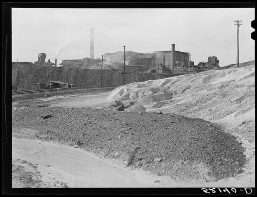Untitled photo, possibly related to: Copper mining and sulfuric acid plant. Copperhill, Tennessee
