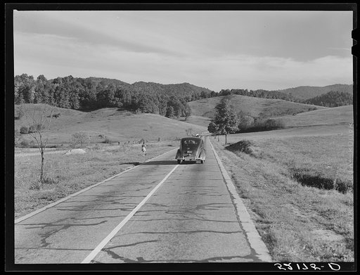 Highway going west from Asheville, North Carolina
