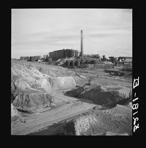 Untitled photo, possibly related to: Copper mining and sulfuric acid plant, Copperhill, Tennessee