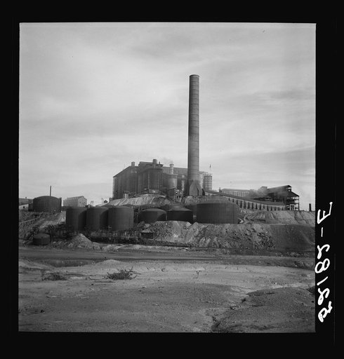 Untitled photo, possibly related to: Copper mining and sulfuric acid plant, Copperhill, Tennessee