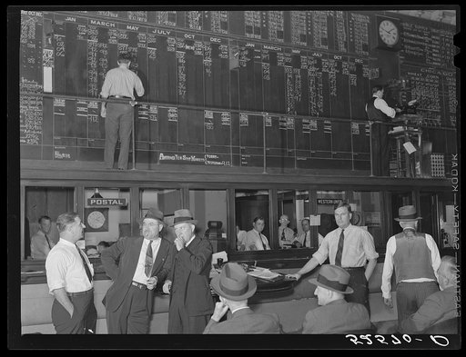Interior of Memphis cotton exchange just before closing. Tennessee