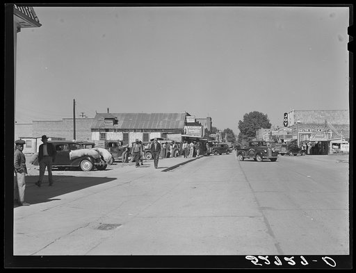 Street on Saturday afternoon in Belzoni, Mississippi Delta