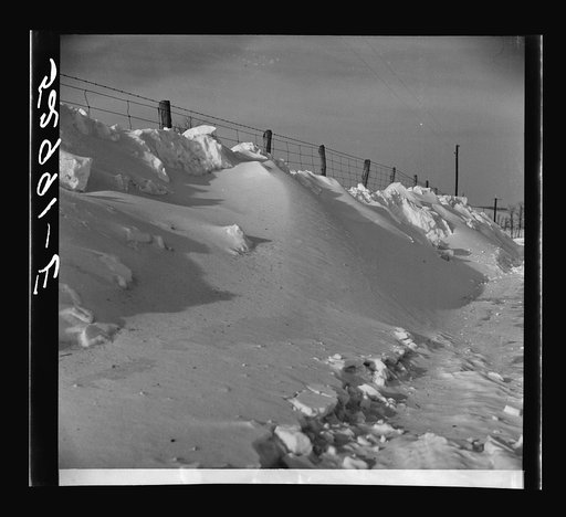 Drifts along highway near Frederick, Maryland