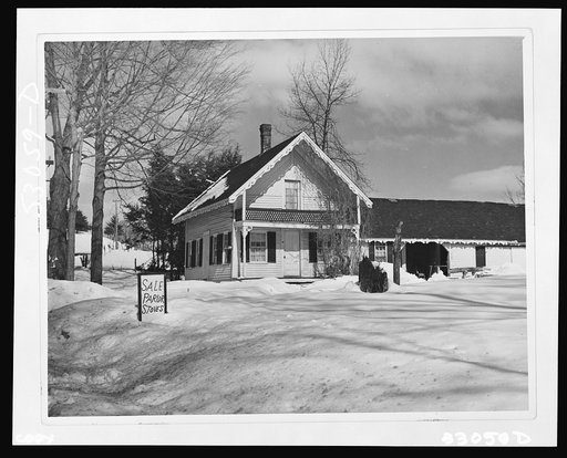 Farmhouse on main highway near Putney, Vermont