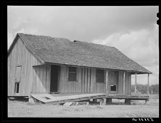 Old home to be torn down on La Delta Project. Thomastown, Louisiana