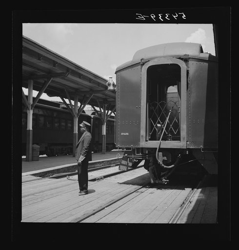 Passengers leaving station in northwestern Florida