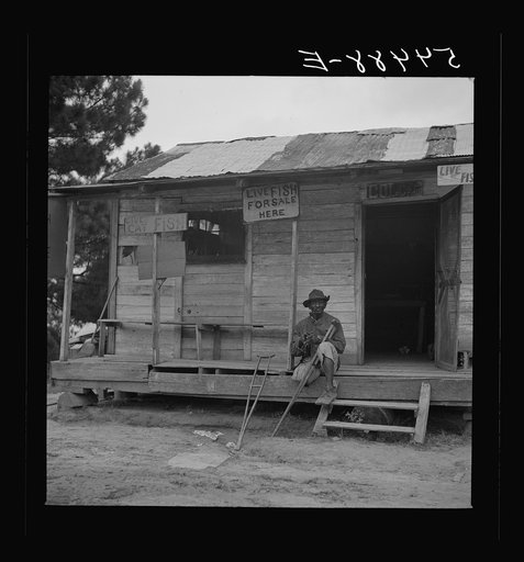 Untitled photo, possibly related to: Store near Natchitoches, Louisiana
